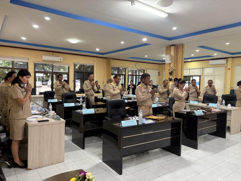 การประชุมสภาเทศบาลตำบลหนองเสาเล้า สมั...